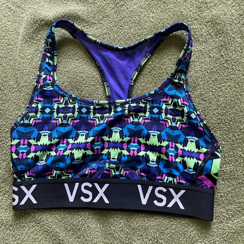 Victoria’s Secret Sports bra size Small